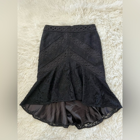 White House Black Market Lace Skirt - size 4 - Picture 3 of 9